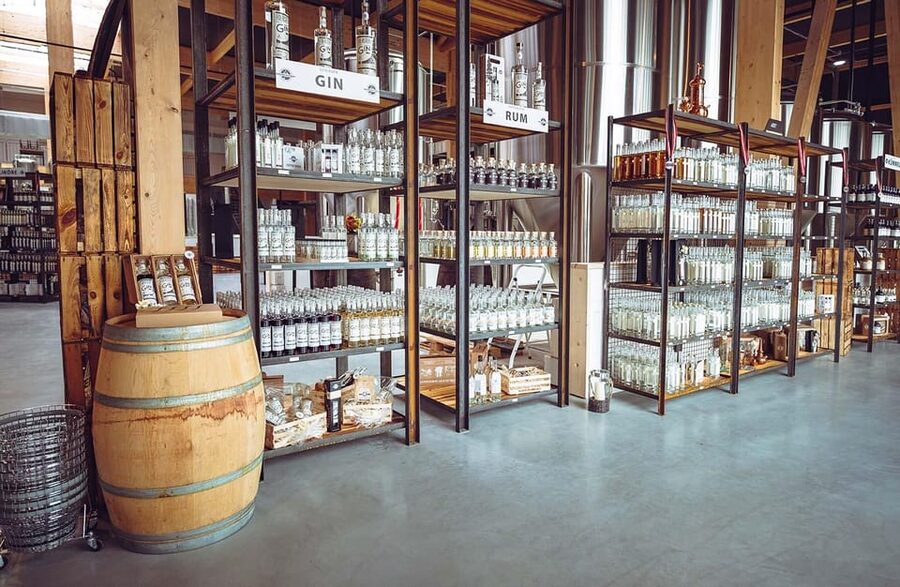 Brewery tour with guide! - Inside MÆNNERHOBBY’s working brewery