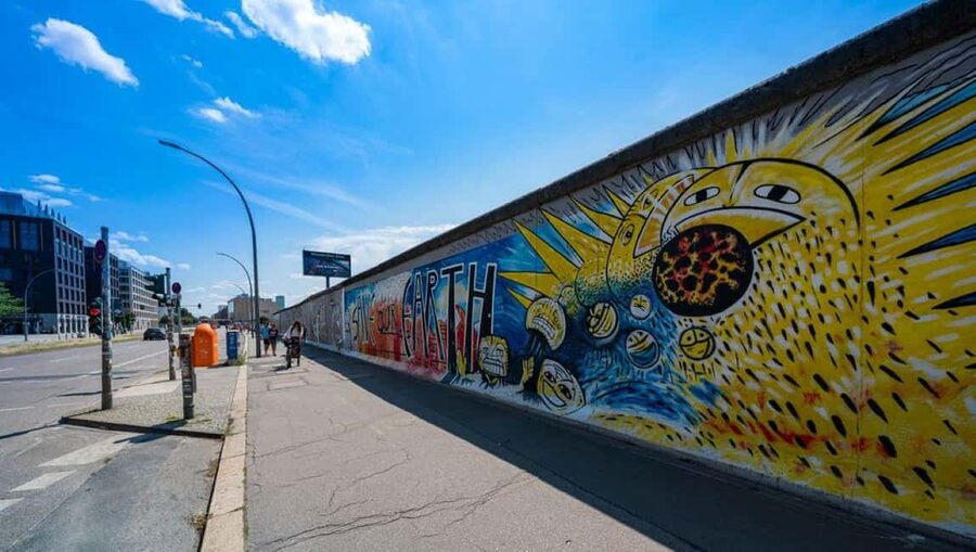 City Sightseeing Berlin: HOHO Bus - All Lines (A+B) & Icebar - Is $48 good value for your day?