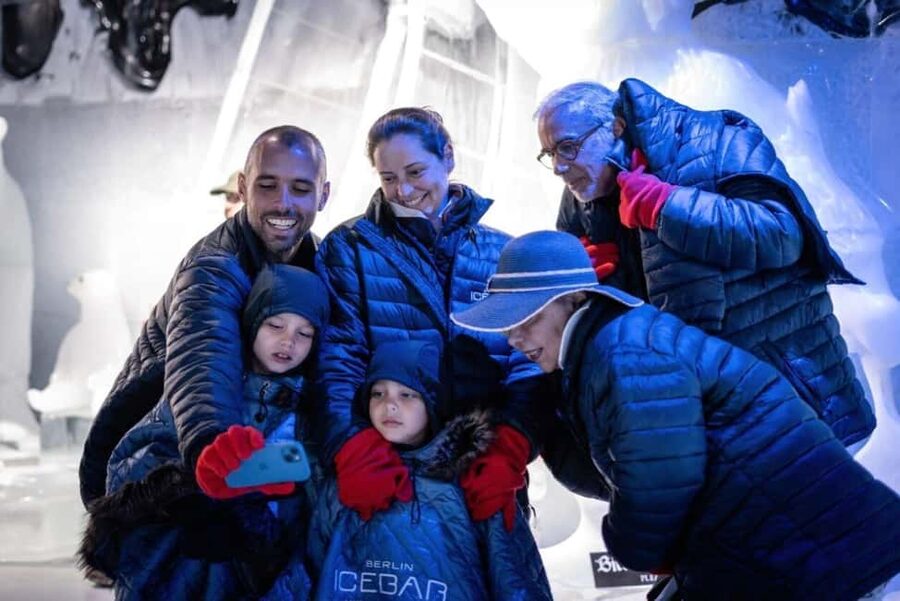 City Sightseeing Berlin: HOHO Bus - All Lines (A+B) & Icebar - Timing your 24 or 48 hours