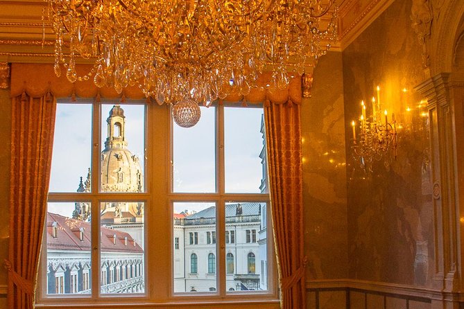 City tour and castle tour with green vaults, parade rooms and much more - Take the break seriously