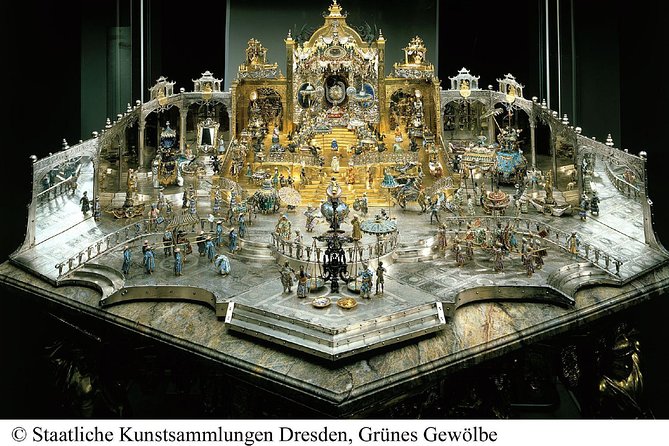 City Tour and Guided Tour in the New Green Vault - Program C - The Festive - The Zwinger’s grand court setting