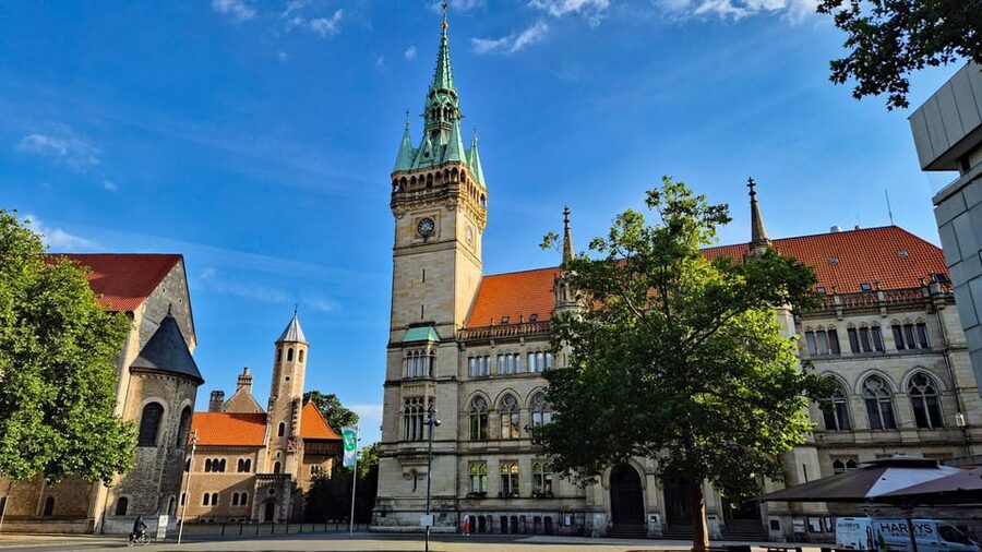 City tour Braunschweig: diverse and full of surprises. - Platz der Deutschen Einheit and a city rebuilt