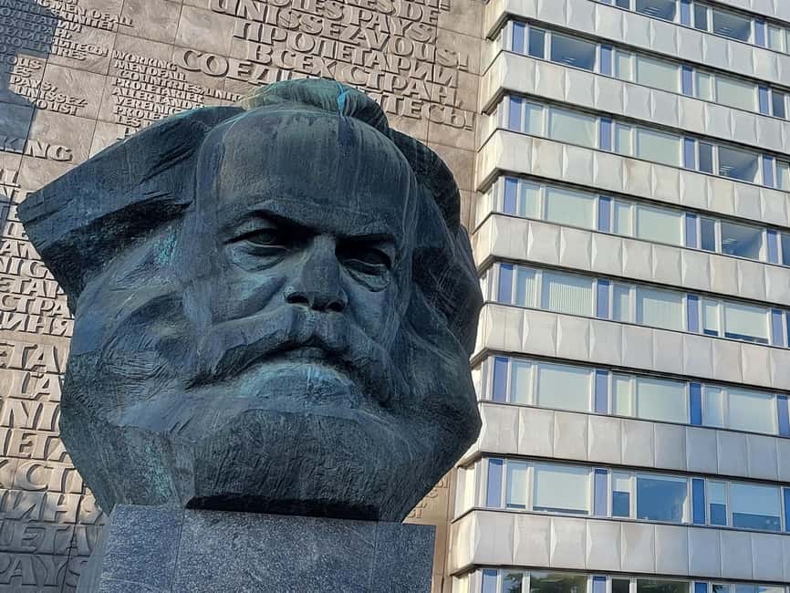 City tour Chemnitz - The Karl Marx head and the modern center