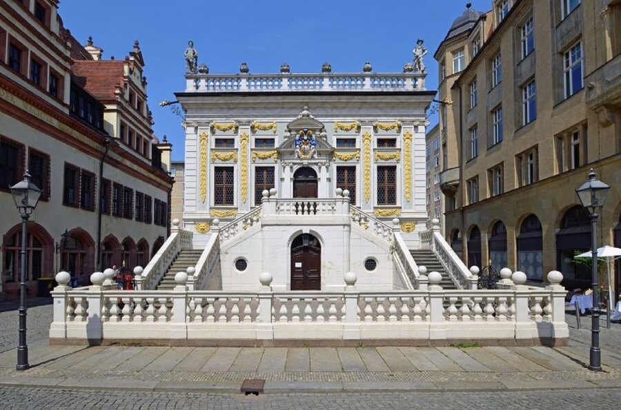 City tour on foot, by S-Bahn and tram - Is $25 a fair price?