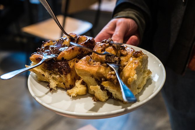 Classic Bites and Culinary Trends Neighborhood Food Tour in Berlin - A savory fusion stop and Berlin beer
