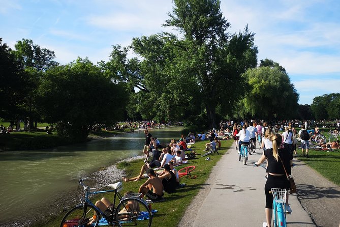 Classic Mike's Bike Tour daily @ 11.30 incl Beer Garden & Surfers - Odeonsplatz and the city’s difficult past