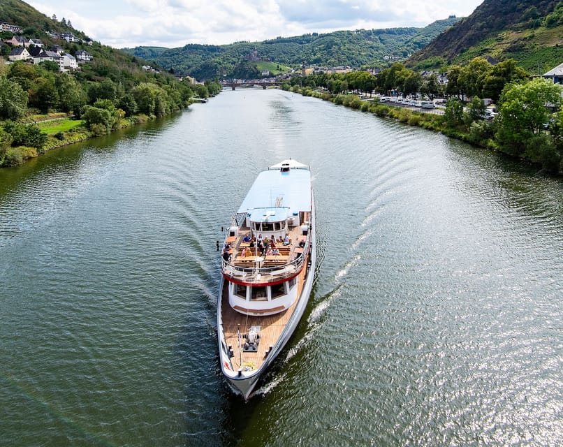 Cochem: KD Panoramic Evening Cruise on the Moselle River - The DJ and the open-deck mood