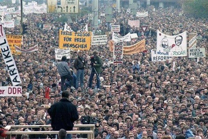 Cold War, Berlin Wall, Spies and the East Side Gallery - Meeting at the Palace of Tears