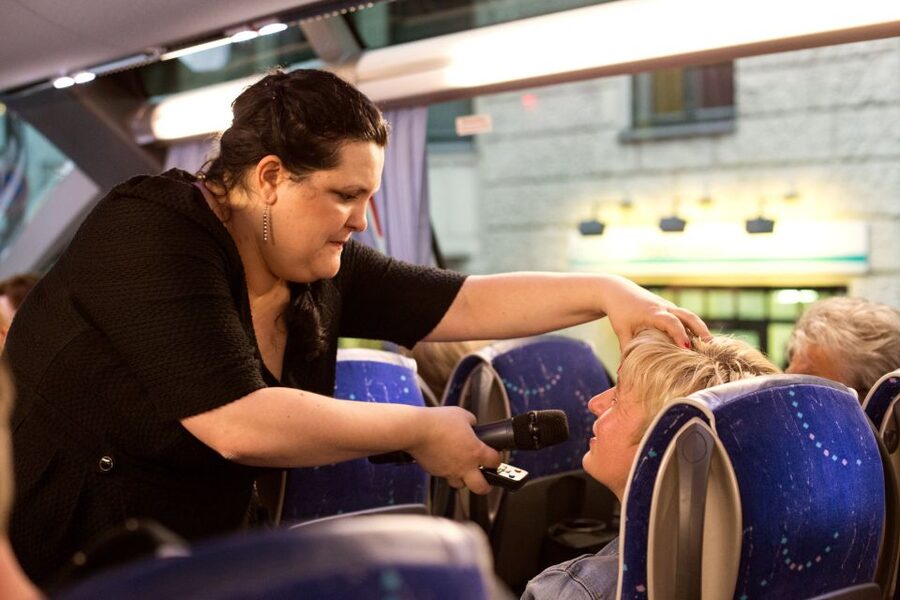 Cologne: 1.5-Hour Comedy Bus Tour - Choosing the right night and mood