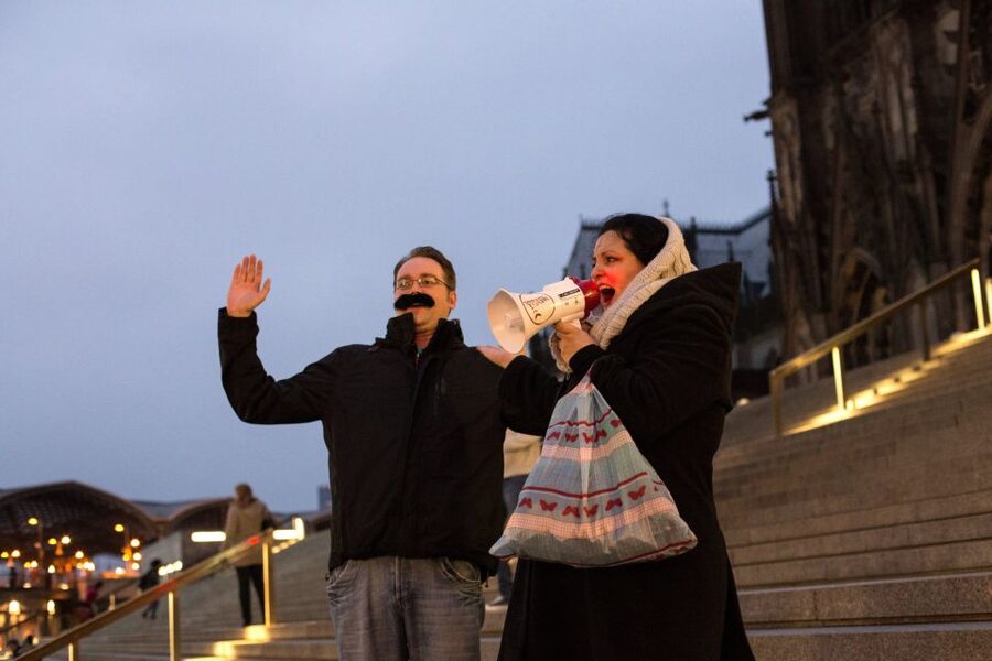 Cologne: 1.5-Hour Comedy Bus Tour - Who will get the most from this tour