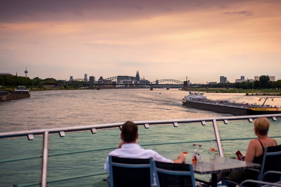 Cologne: 2-Hour Evening Cruise on the Rhine River - Cologne Cathedral from the Rhine at sunset
