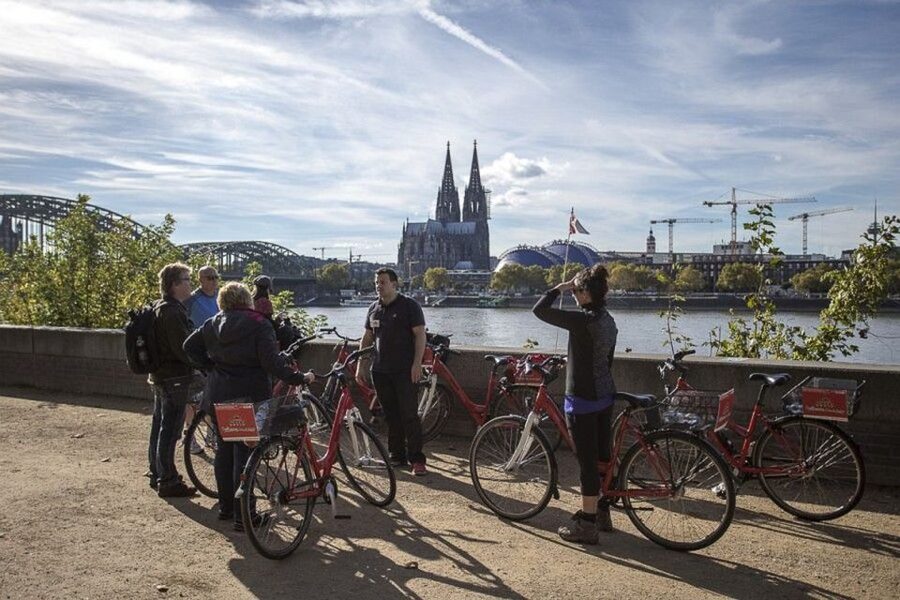 Cologne: 3-Hour Guided Bike Tour - Rheinauhafen and the Crane Houses
