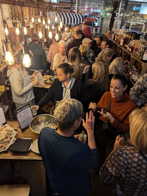 Cologne: Black wine tasting with secret station – Haus der Manufakturen - A wine tasting with a secret fifth stop