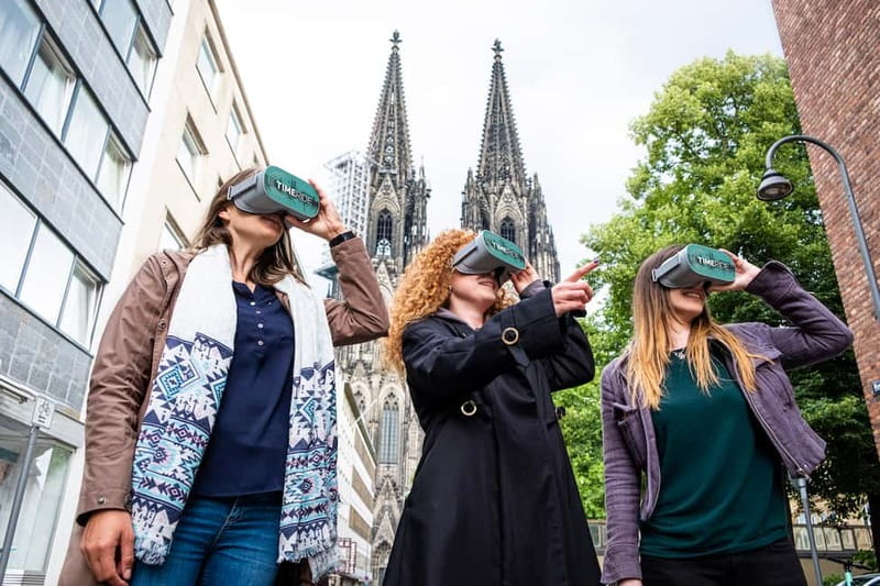 Cologne Cathedral Walking Tour around the cathedral with VR - The cathedral outside, not inside
