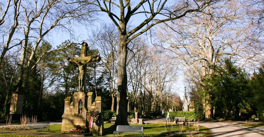 Cologne: Guided Tour of Melatenfriedhof - Why Melatenfriedhof belongs on a Cologne itinerary