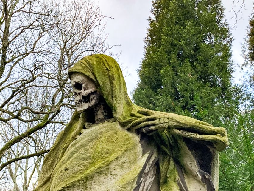 Cologne: Guided Tour of Melatenfriedhof - Should you book the Melatenfriedhof tour?