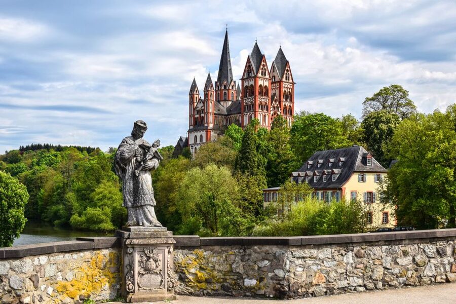 Cologne & Limburg Full-Day Tour - Cologne Cathedral and the story in its stone
