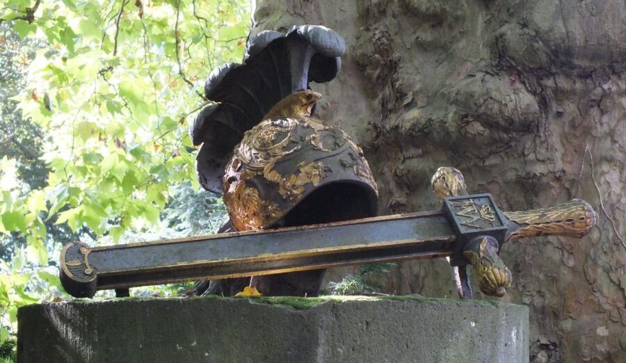 Cologne: Melaten Cemetery Life, Love and Death Tour - Who should skip it?