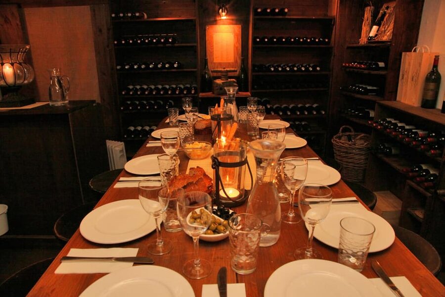 Cologne-Nippes: Gourmet wine tasting with cheese platter - Rosé with fennel salami or Jura cheese