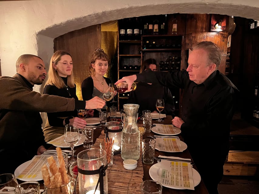 Cologne-Nippes: Gourmet wine tasting with cheese platter - Five strong cheese pairings and Camembert de Normandie