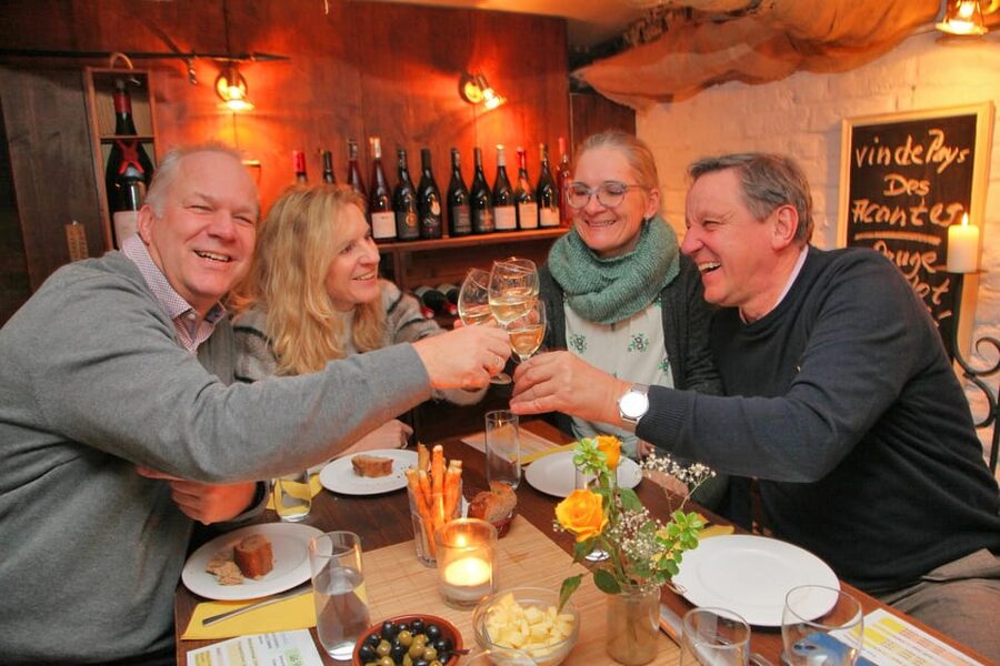 Cologne-Nippes: Gourmet wine tasting with cheese platter - Getting to Mauenheimer Str. 129