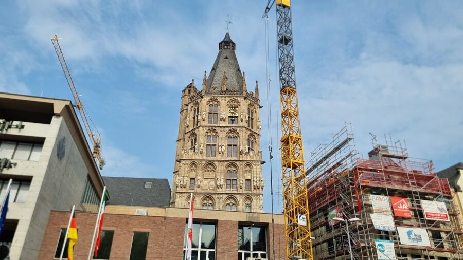 Cologne: Old City Guided Walking Tour - Cologne beer traditions and the optional sample