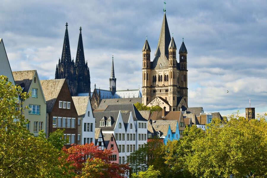 Cologne: Old Town Highlights Walking Tour - Hohenzollern Bridge and the Rhine panorama