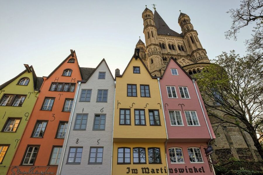 Cologne: Old Town Highlights Walking Tour - Old markets and the Historic Town Hall