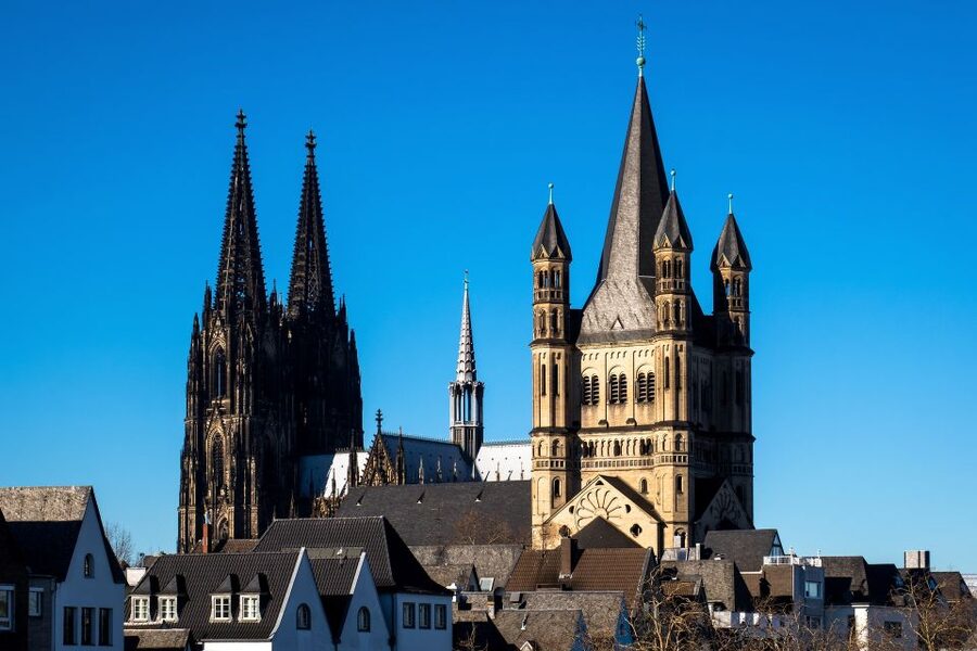 Cologne: Old Town Highlights Walking Tour - Why the guide matters on this particular route