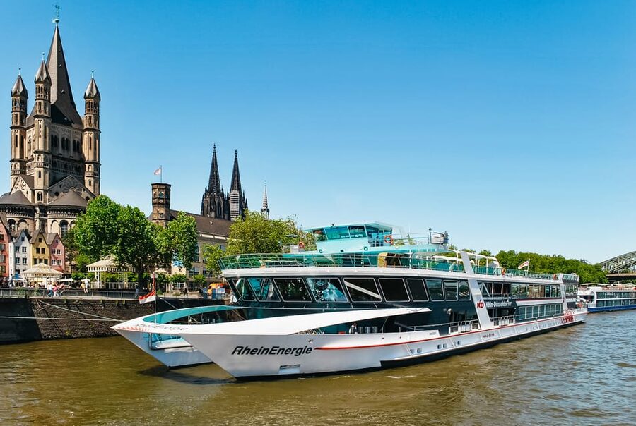 Cologne: Panoramic City Cruise - The boat: room to sit, stand, and take pictures
