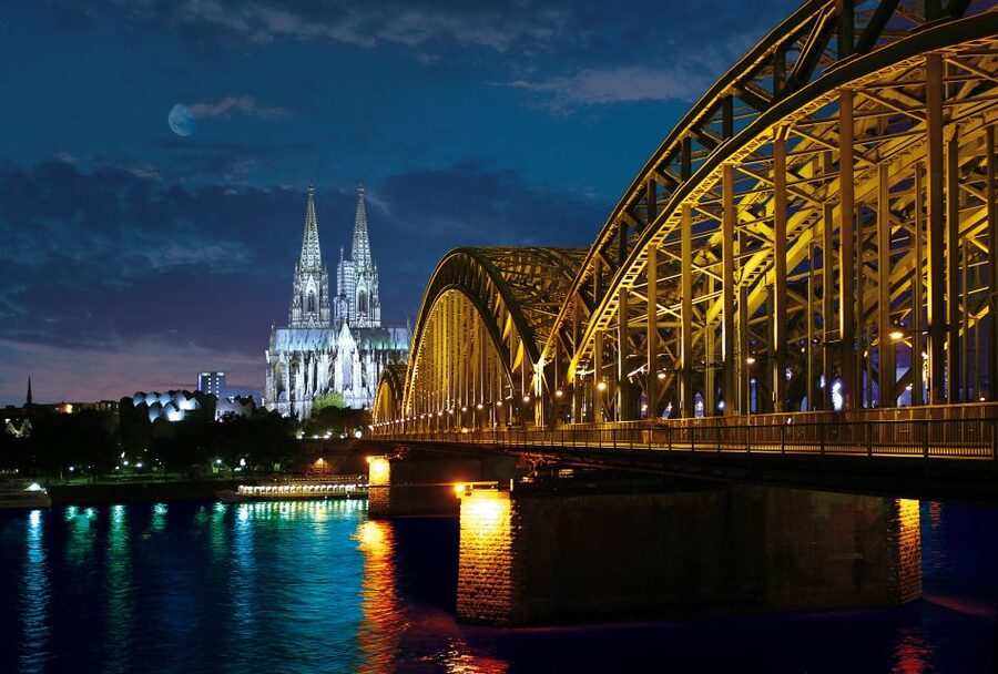 Cologne: Private Walking Tour of City Center - Crossing Hohenzollern Bridge above the Rhine