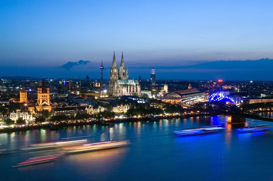Cologne: Private Walking Tour of City Center - City Hall, the Willi Ostermann Fountain, and local stories