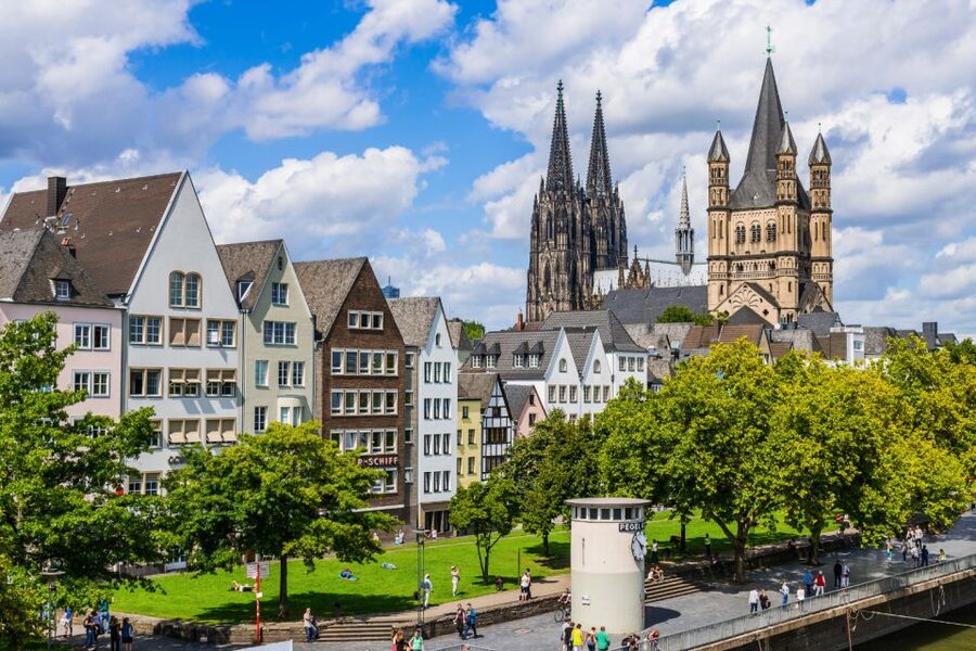 Cologne: Scavenger Hunt Self-Guided Tour - Following the Rhine promenade to Pegelturm