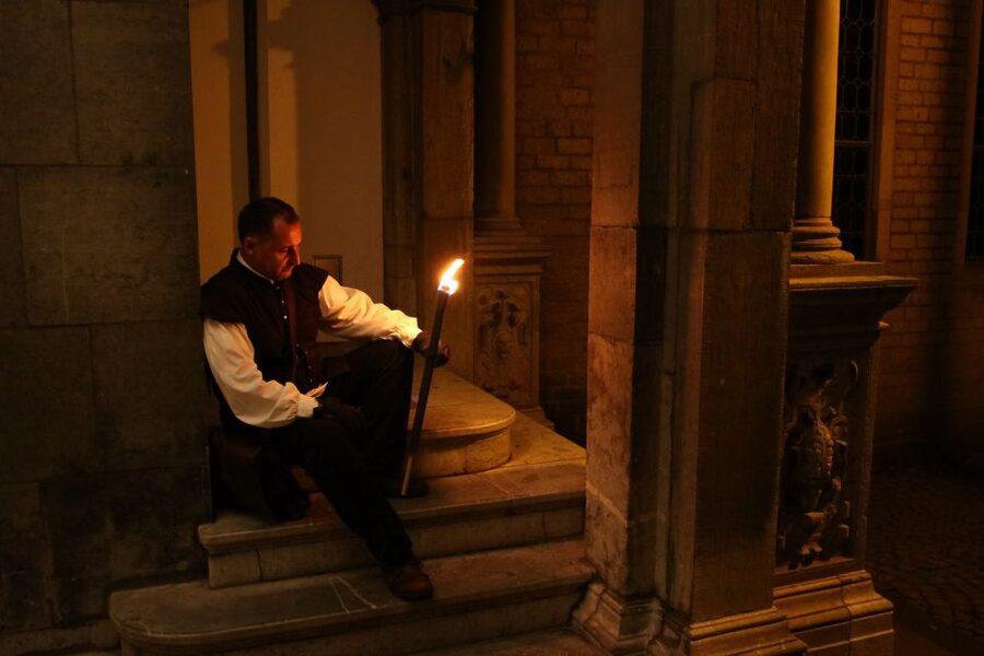 Cologne: The Night Watchman Old Town Walking Tour in German - Meeting the watchman at Alter Markt