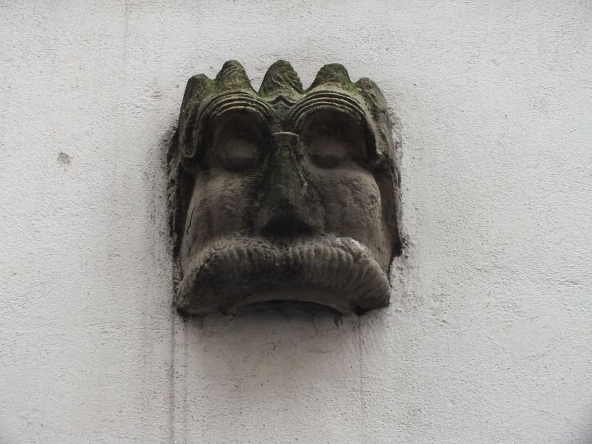 Cologne: The Night Watchman Old Town Walking Tour in German - Historic buildings seen in a different light