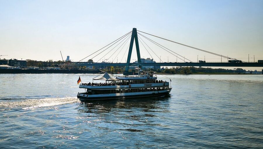 Cologne: Top Sights Rhine River Cruise - Skyline Tour - Key points to know before boarding