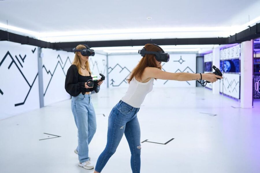 Cologne: Virtual escape game adventure at 7th Space - Choosing among 30-plus virtual worlds