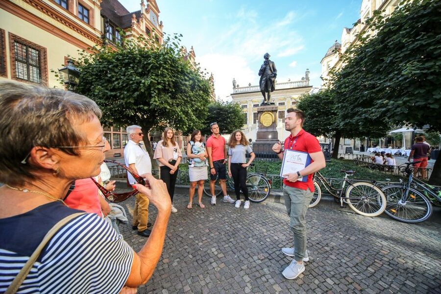 Combo Tour in Leipzig: Guided City Tour & City Sightseeing - Start at Katharinum and get your bearings