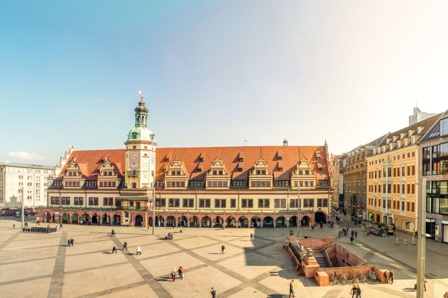 Combo Tour in Leipzig: Guided City Tour & City Sightseeing - Ride beyond the ring to Gohlis Castle
