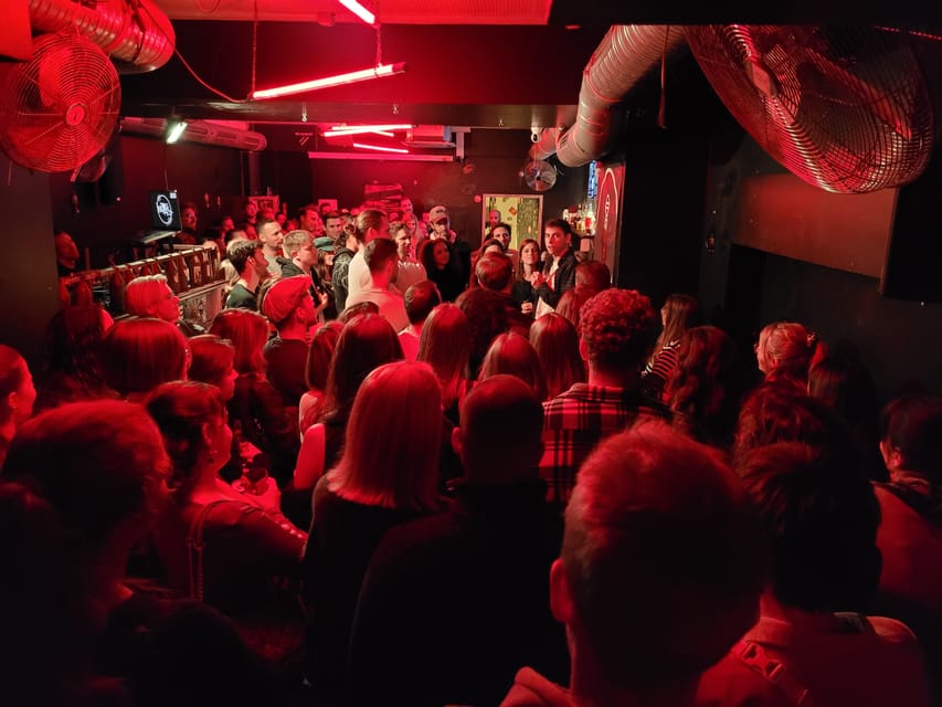 "Comedykills" - das Open Mic im Glockenbachviertel - Friday and Saturday offer the same idea with different energy
