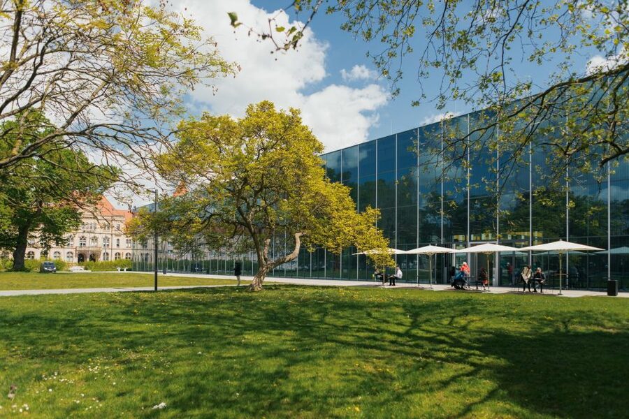 Dessau: Guided Walking Tour through History - The city center as an open history book