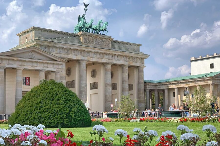Discover Berlin Express Tour: 2hr Highlights - Key points at a glance