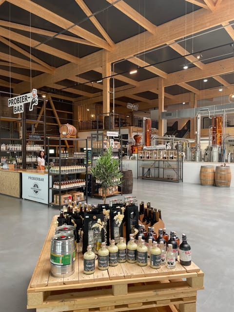 Distillery tour with guide! - A German-speaking guide with room for questions