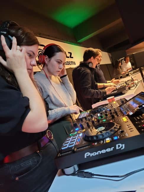 DJ for a Day: Learn to Mix Like a Pro in Berlin - Vinyl in the 1980s and 1990s style