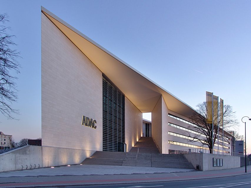 Dortmund: Guided Walking Tour with a Local - Language, group size, and the guide you receive