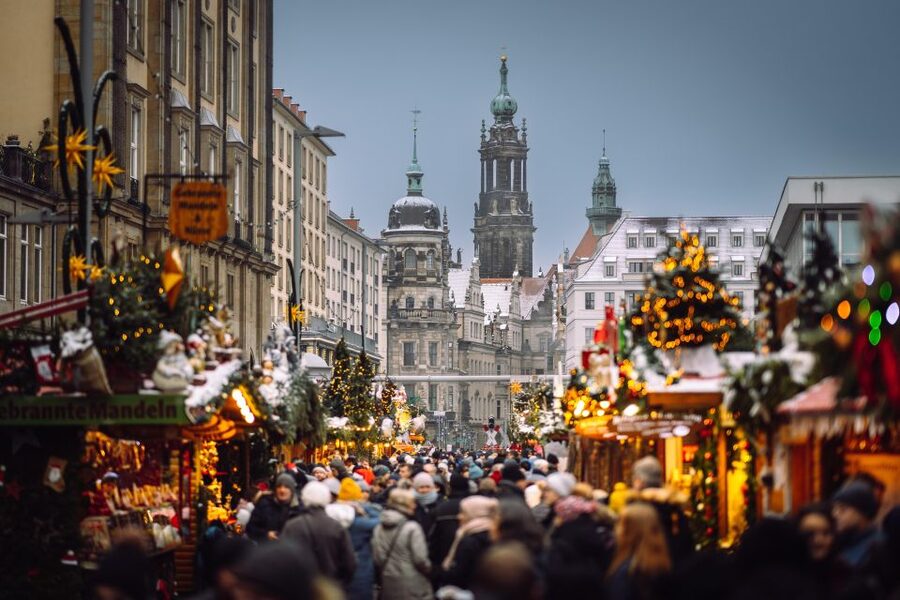 Dresden: Advent Tour with Stollen Tasting and Mulled Wine - Starting beneath the QF Passage at Neumarkt