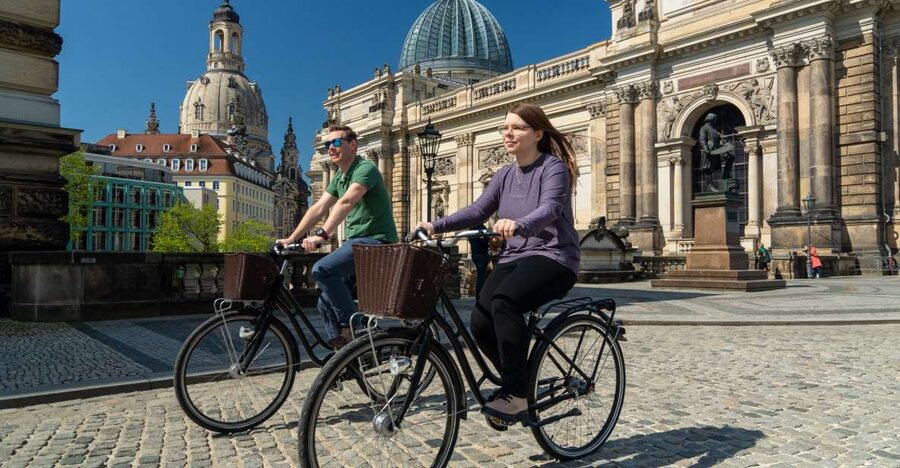 Dresden: Bike Rental - City Bike with Option Children Seat - What kind of bicycle you get