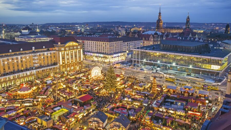Dresden: Christmas Sightseeing Tour with a 'Pflaumentoffel' - Key points at a glance