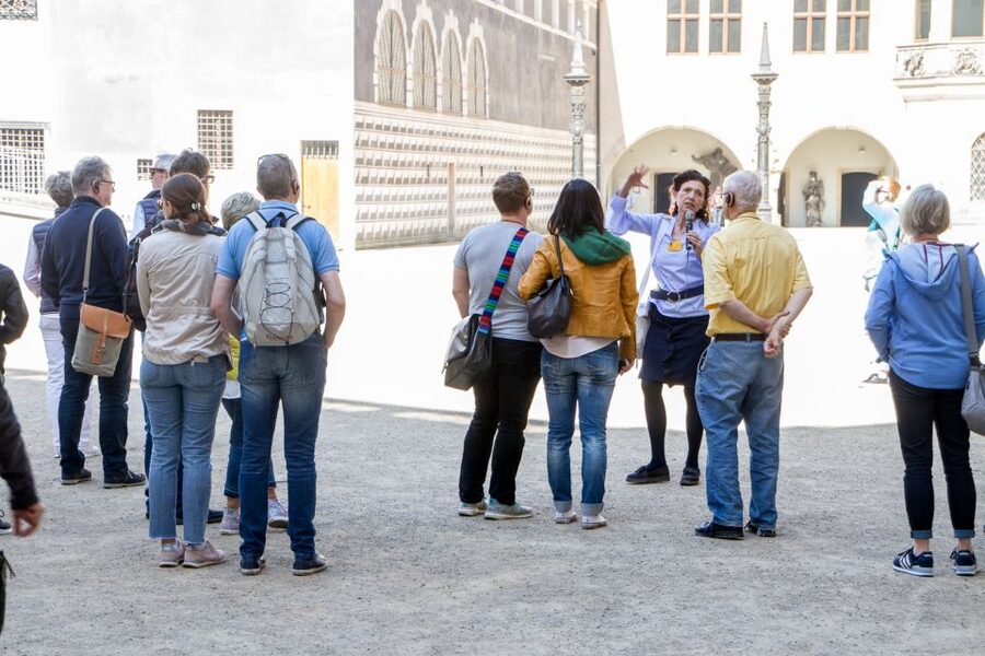 Dresden: Complete Walking Tour with Frauenkirche Visit - Key points at a glance