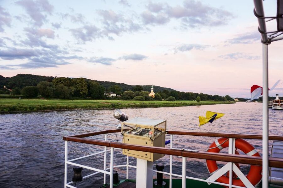 Dresden: Elbe River Cruise to Pillnitz Castle - Four bridges and the Blue Wonder